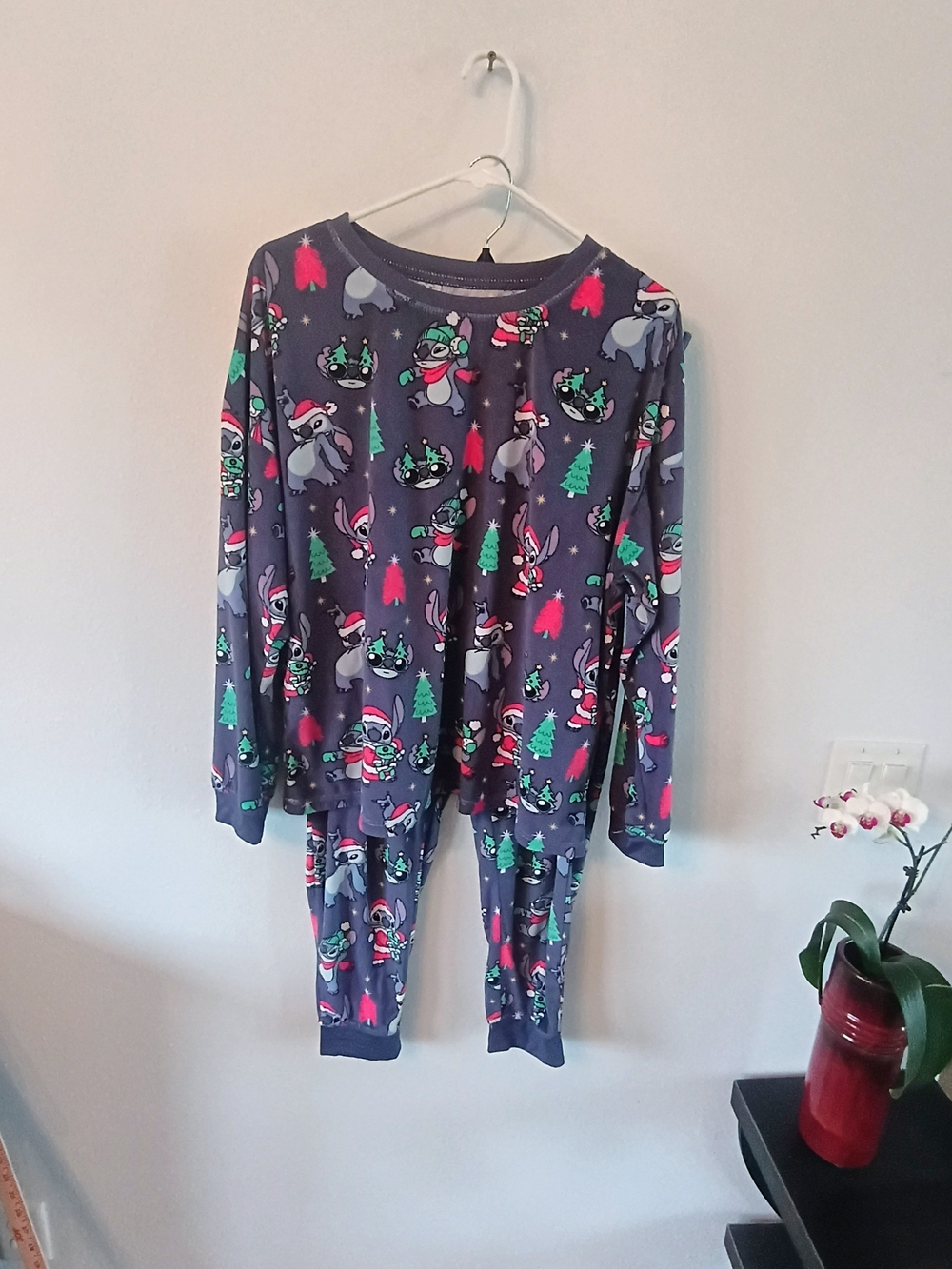 Disney Stitch Christmas Pajama Set XL 16-18 Holiday Lounge Sleepwear Cozy Eomen